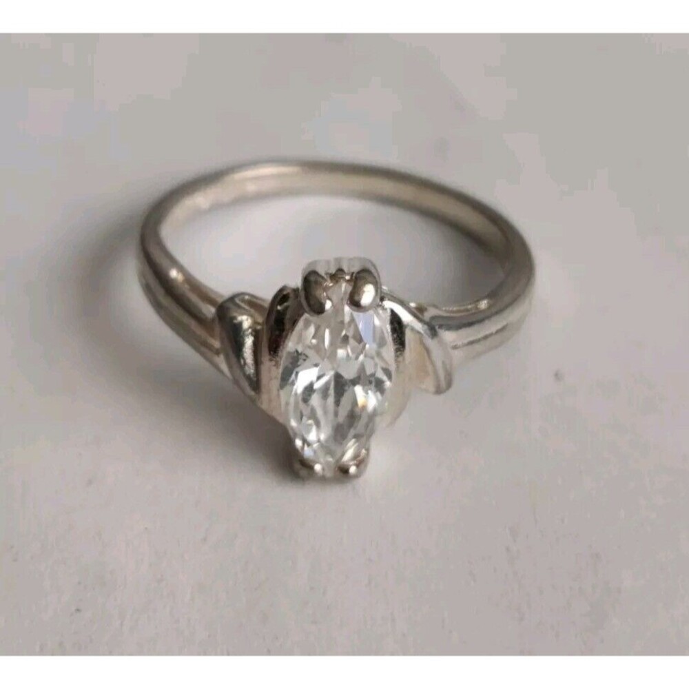 Vintage UTC 925 Sterling Silver Cubic Zirconia BAND RING SIZE 7
